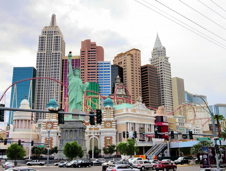 Famous world landmarks in Las Vegas - Sightseeing Scientist