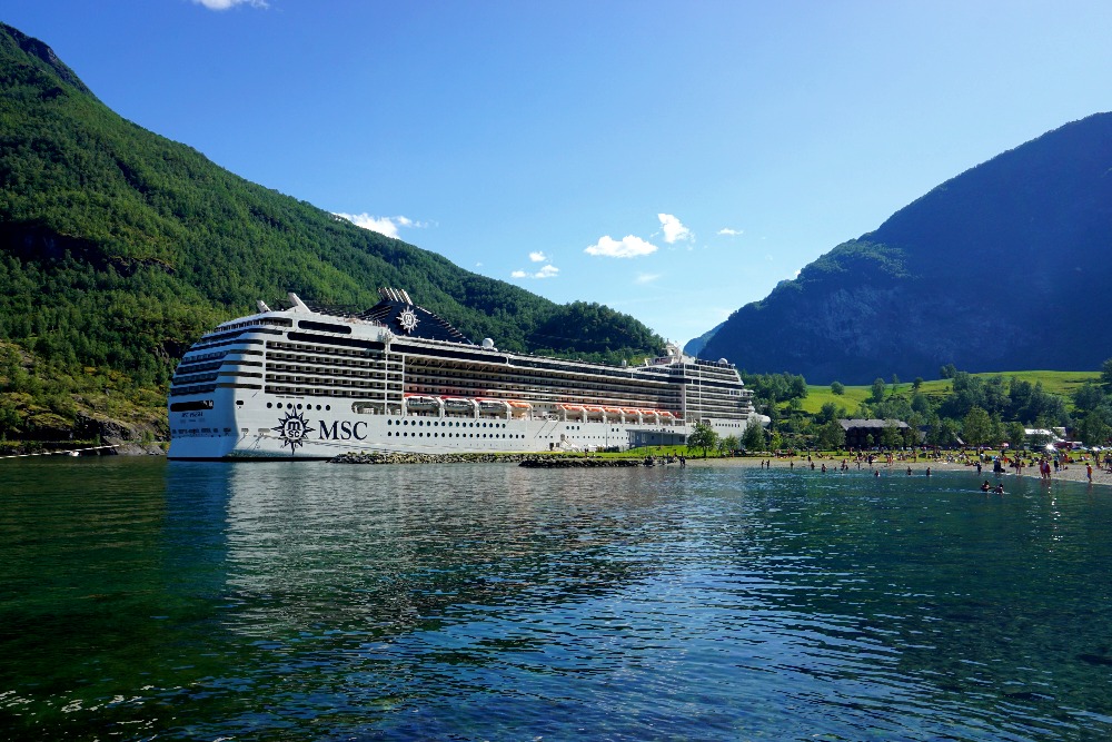 The MSC Poesia in Flåm.