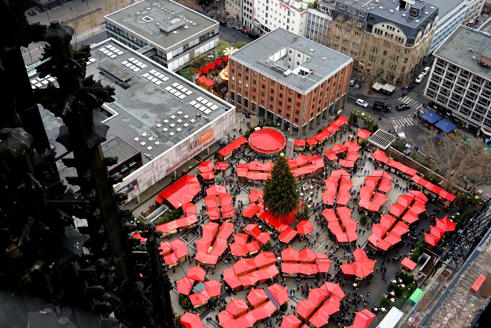 View of the Cologne Cathedral Christmas market from above.